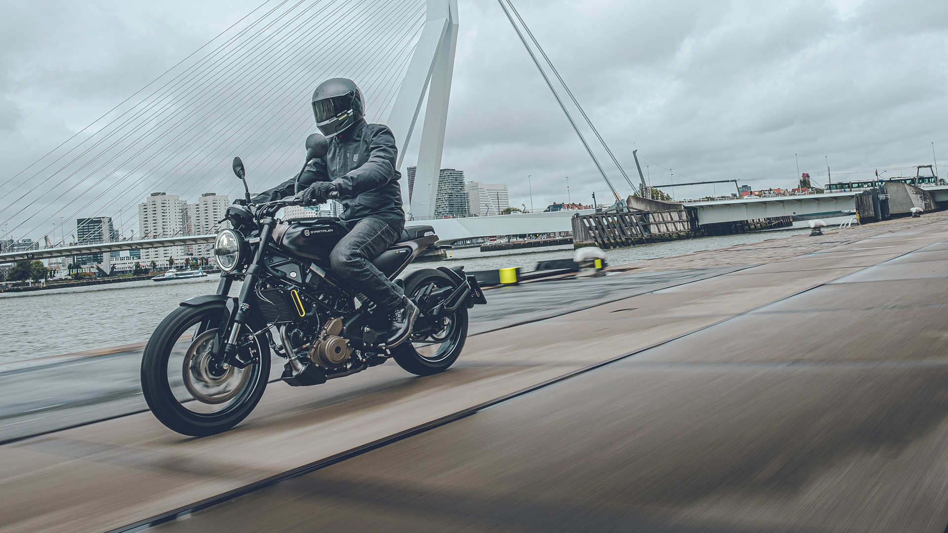 Svartpilen 250 ABS